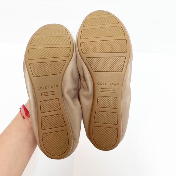 COLE HAAN WOMENS CLOSED TOE BALLET FLATS BEIGE SIZE 8 - Picture 4 of 7